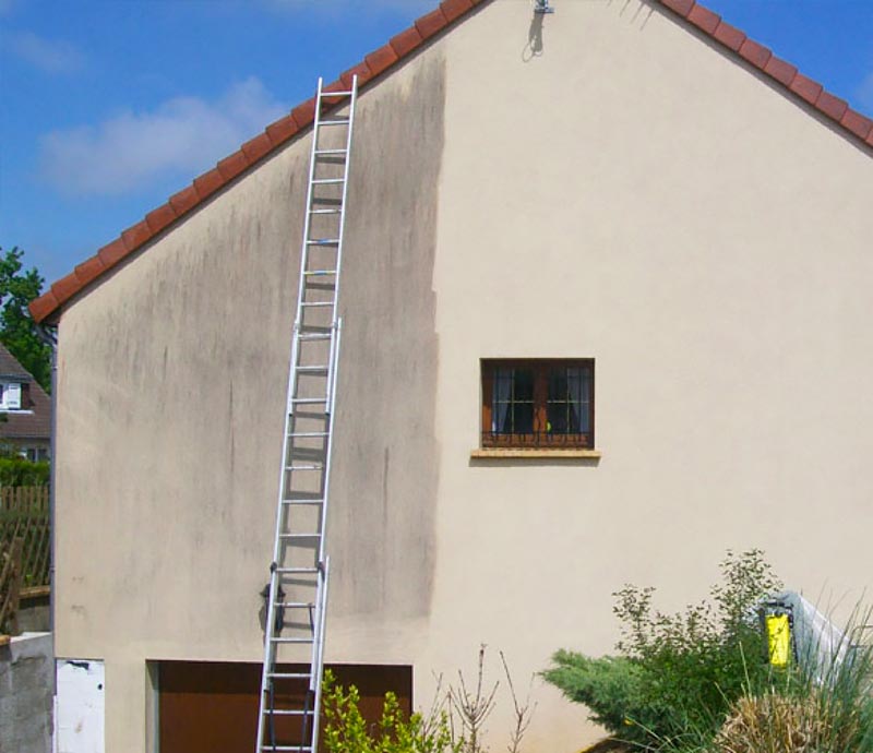 Nettoyage et peinture façade - PROMICHELCOUVREUR : Artisan peintre sur Namur et toute la Belgique.  Nettoyage, traitement anti-mousse par pulvérisation, démoussage, ravalement peinture façade et imperméabilisation façade sur Namur et toute la Belgique