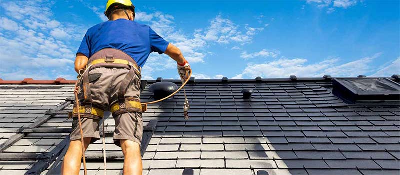 Nettoyage toiture - PROMICHELCOUVREUR : couvreur, toiturier sur Namur et toute la Belgique : Nettoyage toiture, démoussage, traitement anti mousse par pulvérisation toiture, peinture hydrofuge toit sur Namur et toute la Belgique