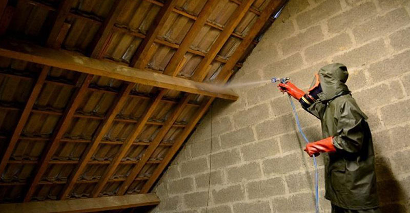 PROMICHELCOUVREUR couvreur, toiturier sur Namur et toute la Belgique. Votre spécialiste en travaux de nettoyage, traitement par pulvérisation, peinture hydrofuge toiture, couverture, zinguerie, étanchéité toit plat rooting, isolation toit combles, rénovation de charpente, traitement des bois, ravalement peinture façade et nettoyage des extérieurs : klinkers, pierre bleue … sur Namur et toute la Belgique